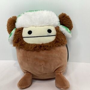 Squishmallow 8” BENNY The Bigfoot Brown Yeti Winter Trapper Hat Holiday 2023